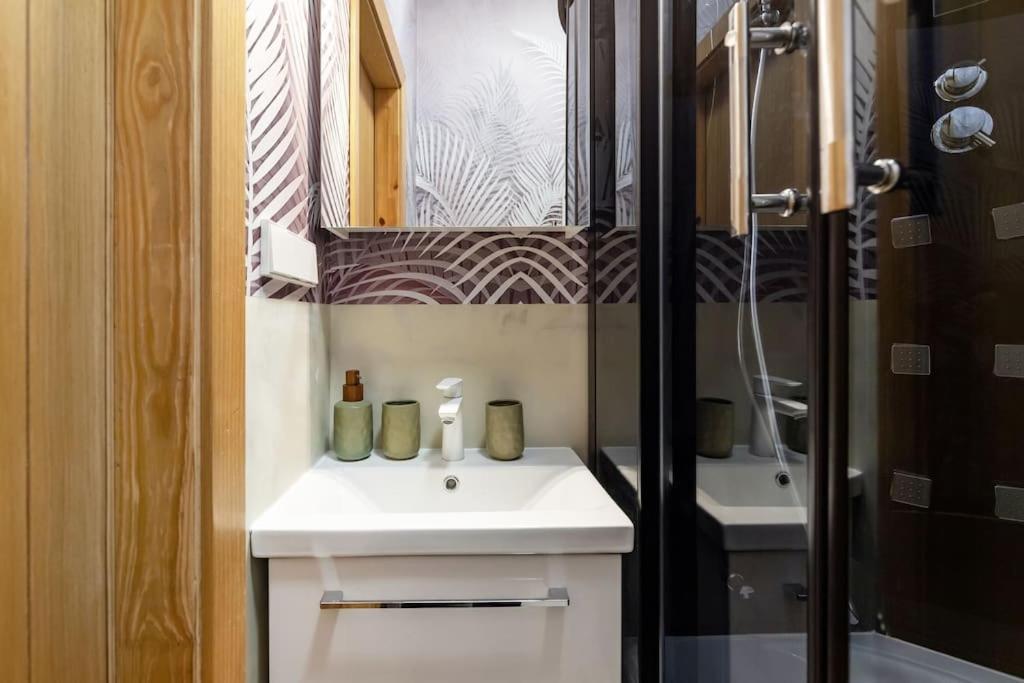 Luxury Apartment In Gedimino Av. VNO Buitenkant foto