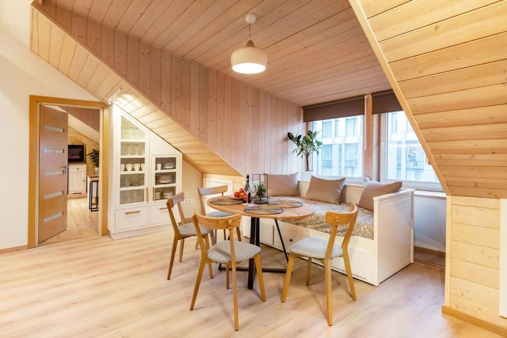 Luxury Apartment In Gedimino Av. VNO Buitenkant foto